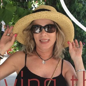 Meet your Posher, Debra